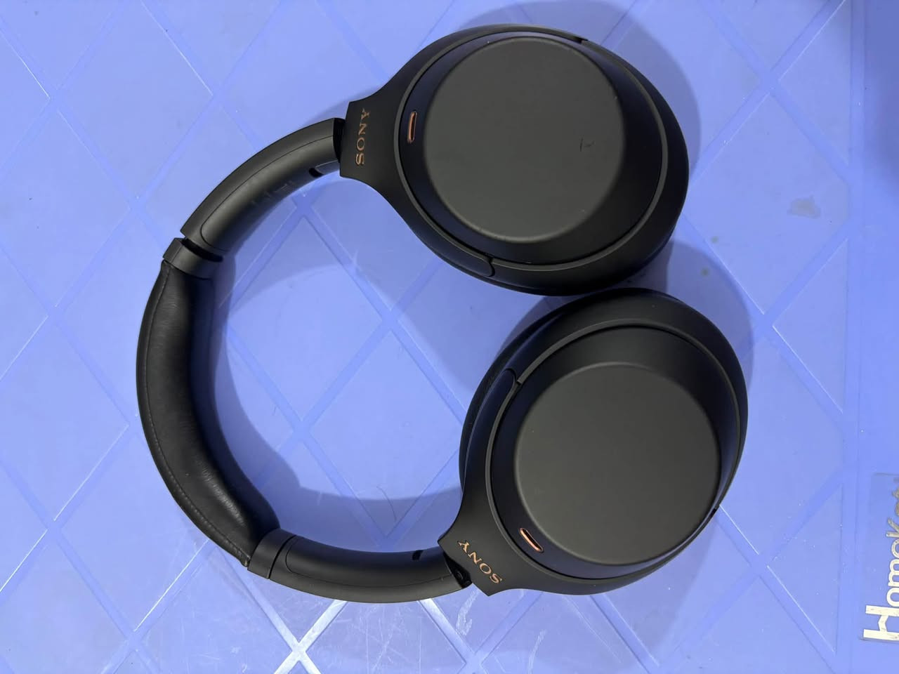 سوني WH-1000XM4 • عزل خرافي • بطارية ٣٠ ساعة