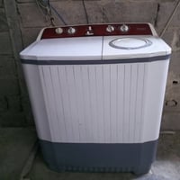 غساله DENKA للبيع نضيفه سعرها 100 وبيها مجال الرقم 07884375685