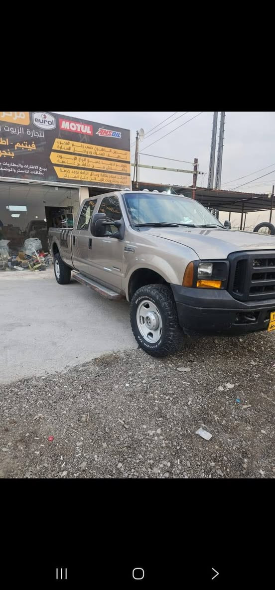 FORD F-350 2007
مرحبااً 
فورد F-350  للبيع او مراوس
رقم اربيل سنويتها منتهيه بـ 2023 
بيها حصة مال كاز 8 سلندر بيع او مراوس شرط التحويل
 السياره بلاديه وشغاله من كهربائيات وكير ومحرك وتبريد كله شغال
 بس بيها شغله وحده من تطفيها لازم تعوفها ربع ساعه وتشتغل واني كاصتلها انجكترات يم ولد بكسره وعطش يعني الي ياخذها يروح يشدهن يمه كاملات من ضمن حساب السياره يعني اني دافعه حسابهم
تخم تاير جبلي نضافته 80%
صدرها نضافته تقريبا 90%
كير محرك مكفولات 
السعر 80$ قابل للتفاوض ...
للاستفسار  :-
*********** خط 
*********** واتساب
