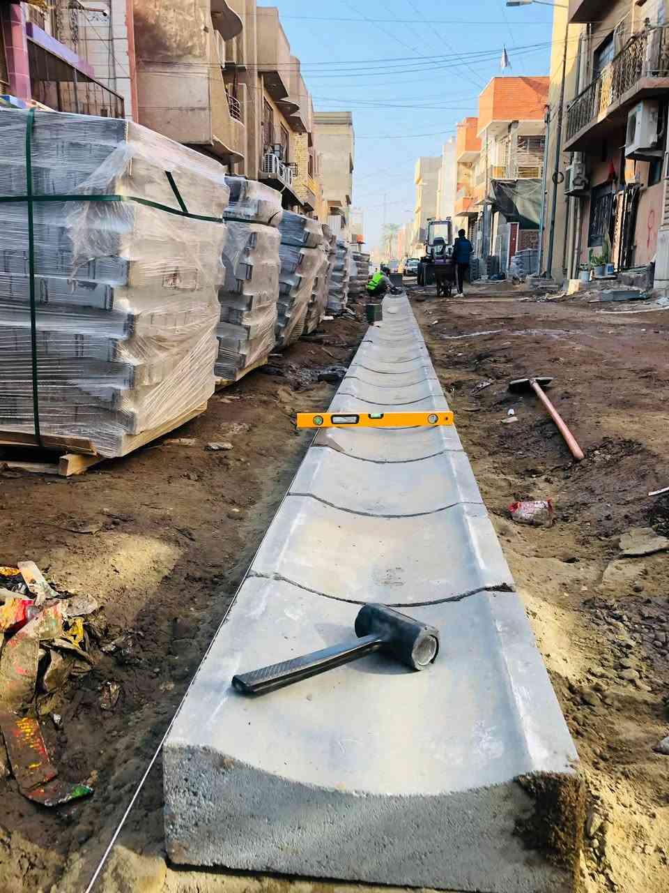 سلام عليكم
عمل انواع المقرنص، والمرمر، والبورسلين، والساقيه
والكربستون ،والبازلت
والرصيف كل شي
يخص عمل الشوارع
والحدائق والدوائر
هاذ رقمي ***********
