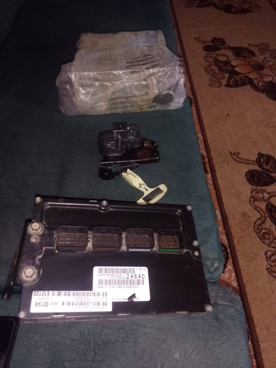 اسلام عليكم عندي سياره ادوات اوباما فصختها وبقن عندي ذني لاغراض كلهن شغالات عقل يرهم من ل٨لل١٠ قفل صندوك بالكارتون جديد مسجل يشتغل سيدي راديو اواكس وسعر كلش مناسب مع التوصيل لسعر ١٢٥ شرط لشغل مكاني العماره لي يفيدنه اني بخدمته امانه لله ورسول كلهن شغالات للاستفسار واتساب او اتصال *********** ابو حسين

