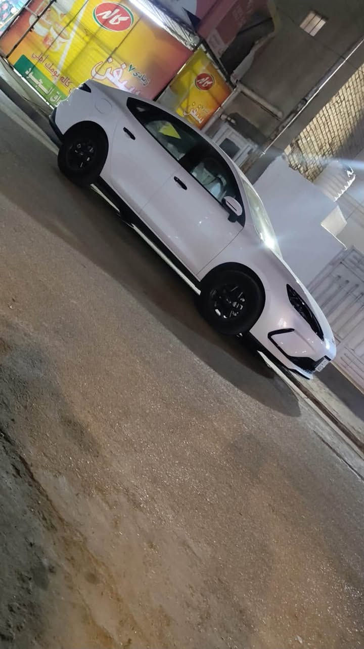 السلام عليكم byd  سيل فايف للبيع موديل 2025ماشيه 35000بعده زيرو السعر 19700بيها مجال بسسيط بغداد البياع تقاطع الدرويش  ***********
