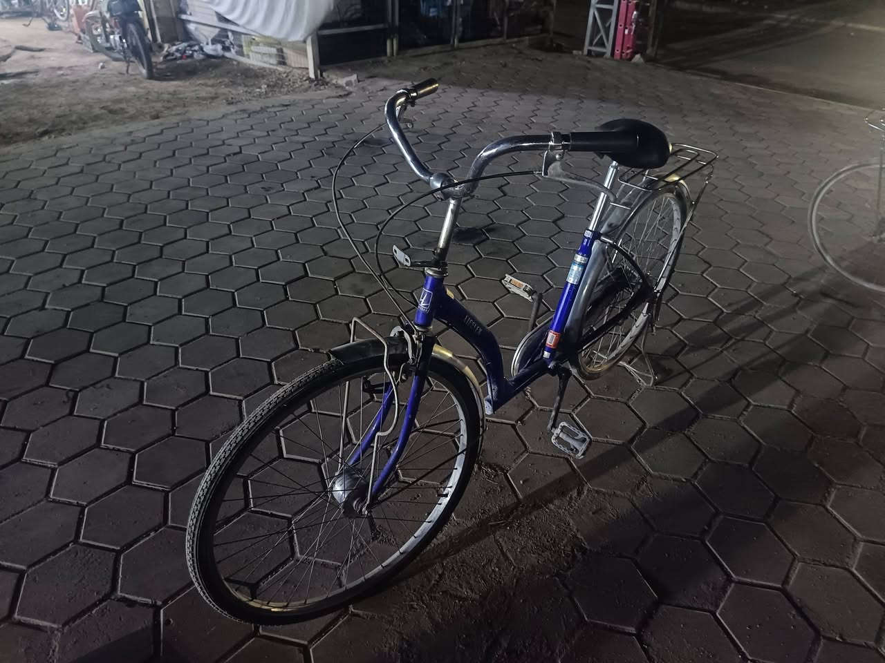 بايسكل موزه للبيع صنع ياباني أصلي بريك قوي ومقعد جديد تاير أمامي جديد بسعر ٧٥ الف قفل
مكاني نجف كوفة شارع المعمل
 الشراي يراسلني واتساب على هذا الرقم
***********
