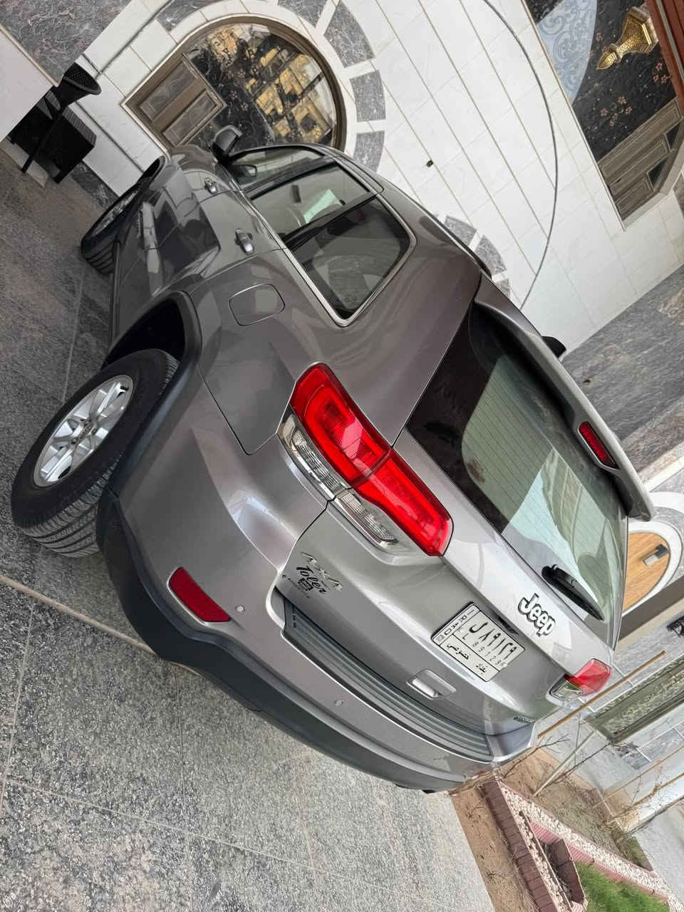 جيب لاريدو موديل 2018 محرك ٣.٦ ماشيه 50 mil تقرير غرق بسيط لاضربه ولاصبغ لاستفسار ***********
