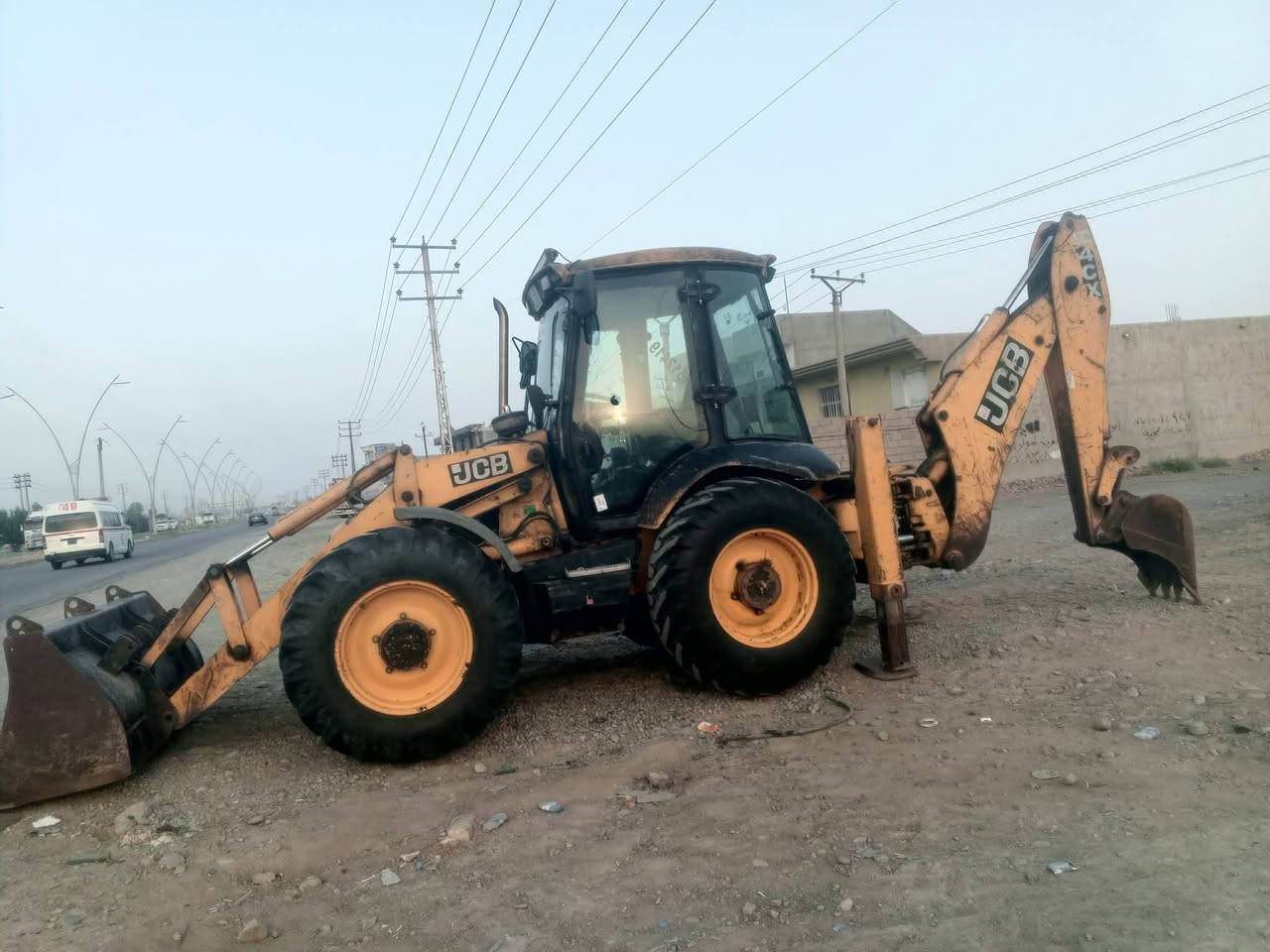 حفارة JCB • موديل ٢٠٠٣ • فور ويل