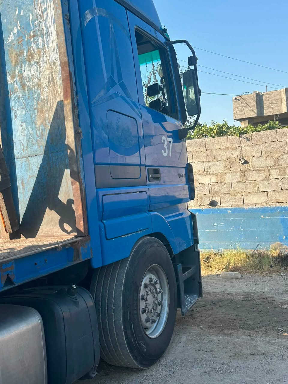 سلام عليكم اكتروز موديل ٢٠٠٨ سياره  كير محرك اكسل مكفول تخم تاير السعر ٣١٥وبيها مجال مكان بغداد الاستفسار. ***********.  ***********
