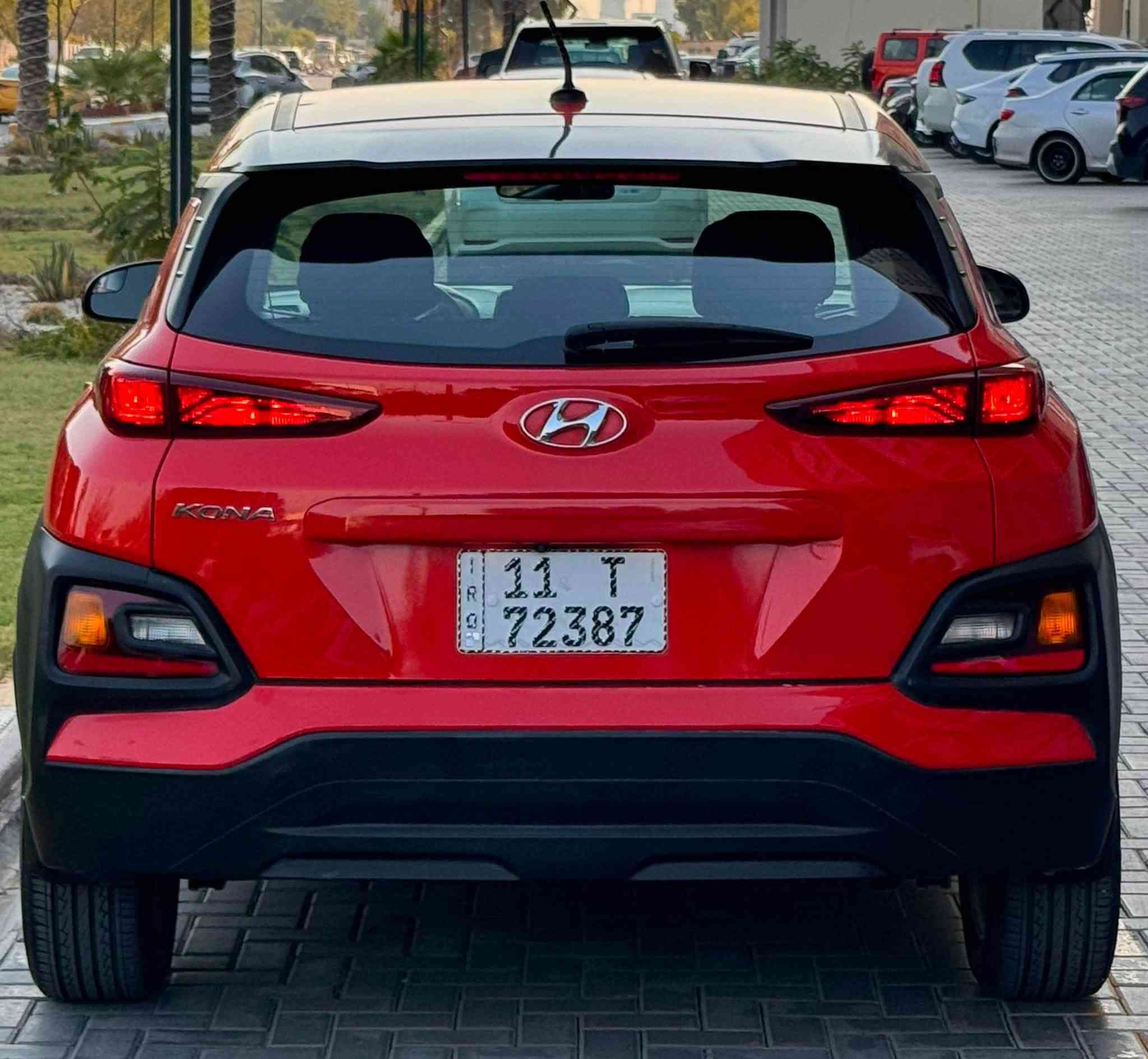 السلام عليكم
🇰🇷 Hyundai Kona 2019 🇰🇷
   هيونداي كونا 2019 امريكي ✅
       لون برتقالي مميز 🍊
رقم بغداد بأسمي سنويه وهزه ورقم جديد تحويل مباشر 
ماشيه 55.000 مايل استخدام نظيف 
حادث جاملغ وبنيد فقط وبيها طخه باب خلفي بسيطه 
سونار ورقم شاصي مرفق بالمنشور 
                                       KM8K12AA7KU222373 

مواصفات عاديه ✔️
( محرك 2000 دوش ، كير AT ، شاشه ، كامرا ، تحكم استيرن ، تحديد مسار ، رادار امامي ، توقف ذاتي ، وضعيات قياده ) وباقي المواصفات المعروفه 

السعر : 110 وبيها مجال بسيط 💵
العنوان : بغداد / الكرخ / حي الحسين 🏠
الهاتف : *********** ( متوفر واتساب ) ❇️
