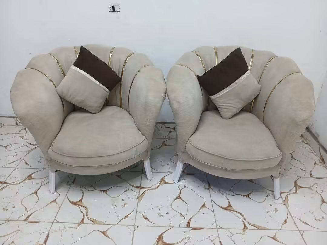 ***********
