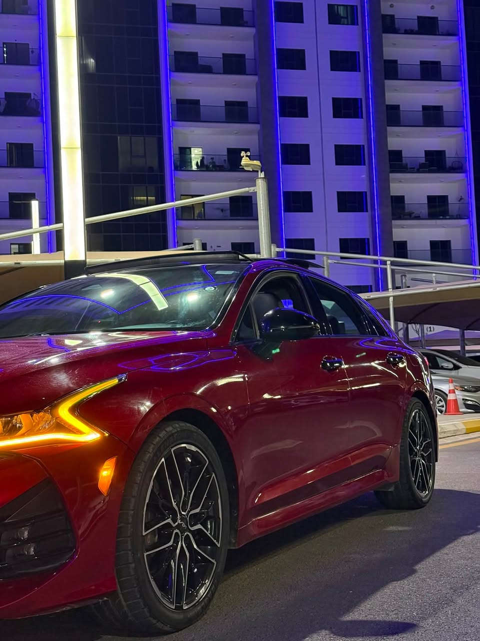 السلام عليكم اخوتي الطيبين
كيا كي فايف K5 فئة GT 
السياره تجي محرك Terbo🚀2500
السياره فول مواصفات للاخير 
ماشيه السياره 67 الف كيلو متر 
السياره نص قطعه صبغ فقط حادث خلفي 
موضحلك صوره الحادث والسونار هم ناشره الك بلمنشور 
بجم كبس 
كير مكينه مكفولات 
السياره رقم بغداد باسمي تحويل مباشر 
مكان السياره بغداد /حي القادسية 
سعر المطلوب بلسياره 197.000$ وبيها مجال للطيبين 
للاستفسار ***********
