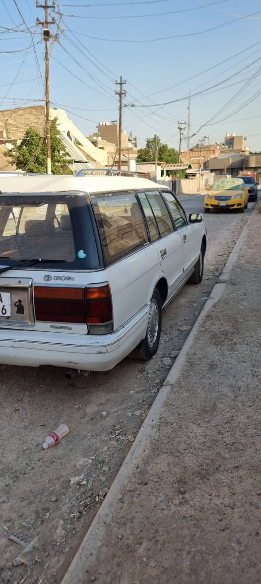 رقم بصره الجديد انكليزي  (تحويل مباشر)
سيارة جديدة
كفالة (من كص، نقل، الضربة)
مكينة وكير (مية بالميه)
حدادة + تخم تاير + ويل كب (كلها جديد)
تبريد ثلج
أدامة كاملة
مسجل + تخم سماعات
كهربائيات (كلها شغالة)

مكان السيارة: بغداد 
السعر: ٥٧ وبيه مجال 
للتواصل: ***********
