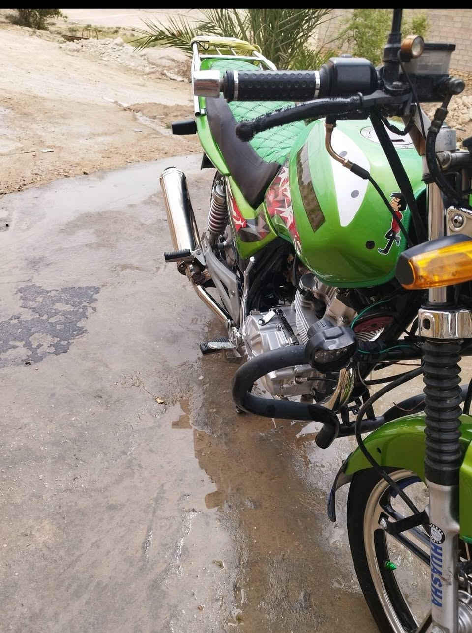 هيوشا موديل ٢١
مسجل وبي سنويه 
نضيف مخلص من كلشي 
كهربائيات شغالة 
كشر نضيف 
گير شركة 
محرك ما مفتوح 
تجي تفحص وتدلل 
سعره1.350 وبي مجال للطيبين  
اتصل ع الرقم أو واتساب
‏‪***********‬‏
