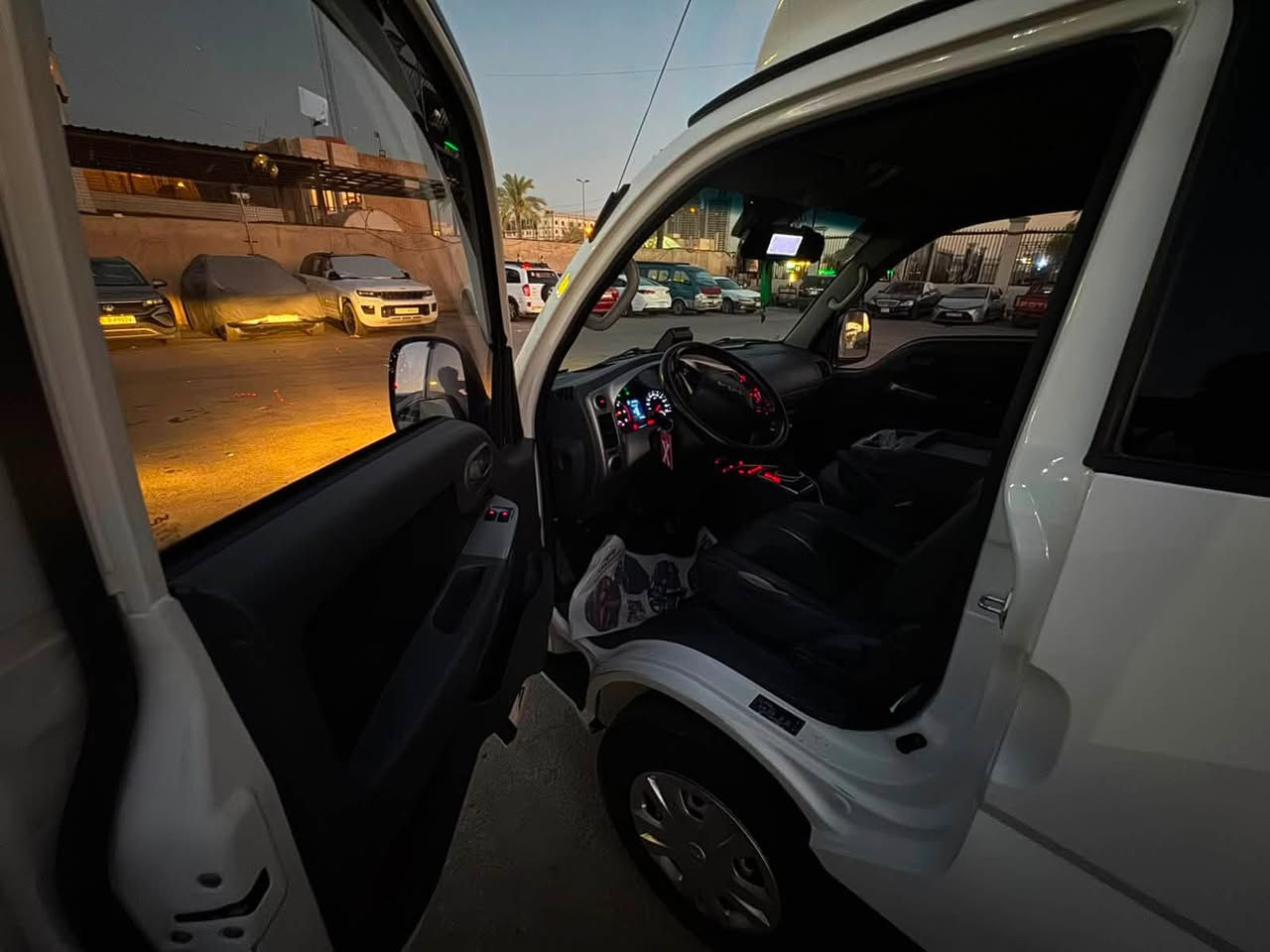السلام عليكم ورحمة الله 
كيا براد موديل 23 لبيع 
كاز دبل كمبريسر ثلاث حلقات فول مواضفات ماشيه ٢٧الف مكفوله كفاله عامه
عنوان بغداد منطقة الحبيبية
لتواصل 
+964 771 242 7650
