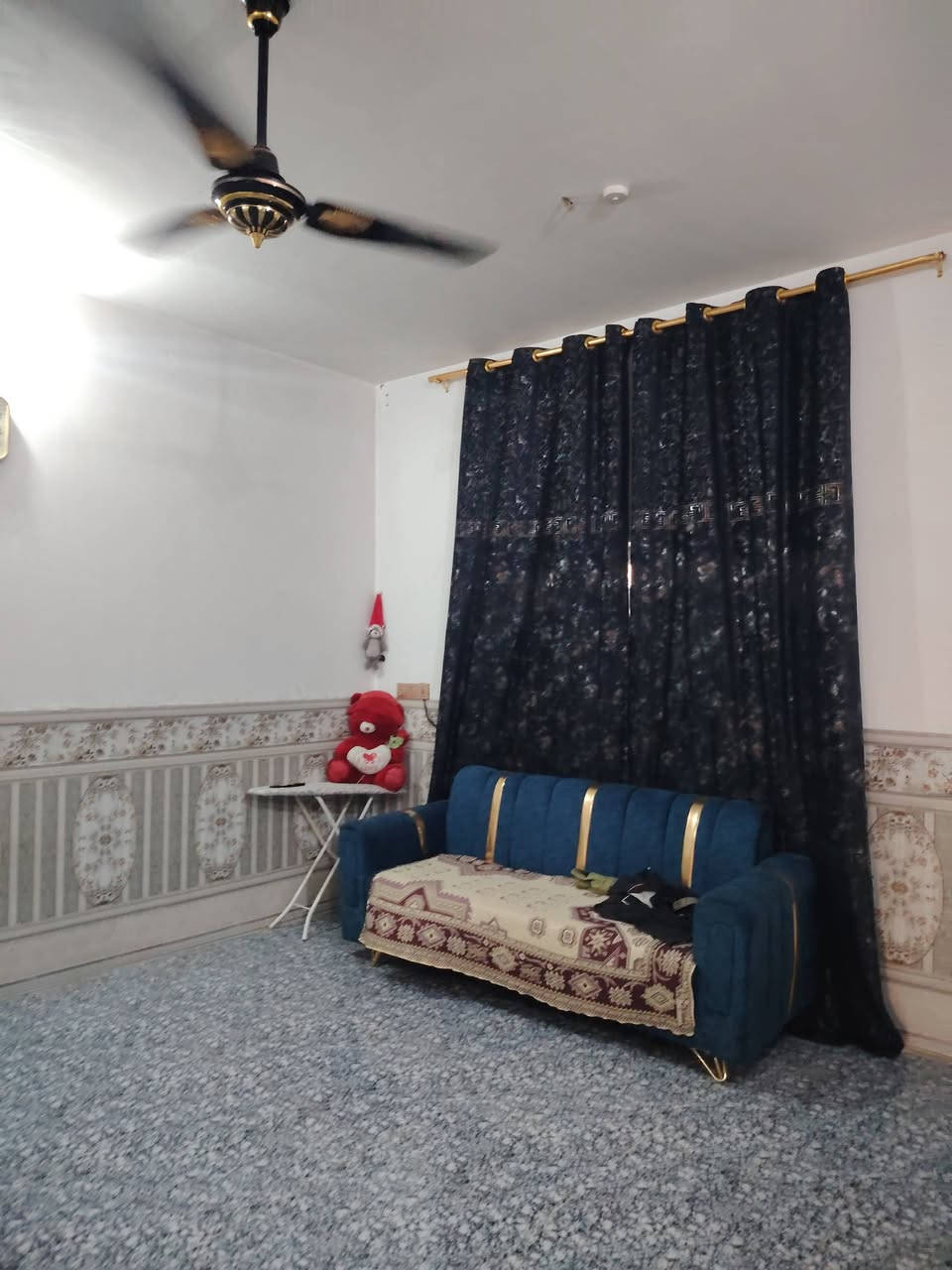 من رخصت الادمن المحترم بيت 120متر مربع 3نوم صاله مطبخ استقبال البيت عالي كله طابوق حلو المسيب حي الجامعه السعر ب50 وبي مجال قليل ***********
