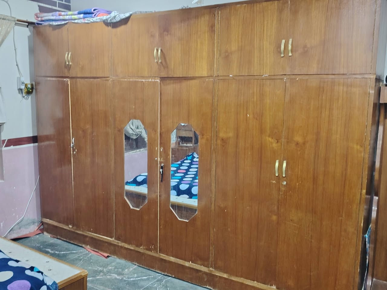 غرفة نوم عراقيه صاج ديالئ بعقوبه تقاطع عبدالله بن علي سعر 500 بيها مجال ***********
