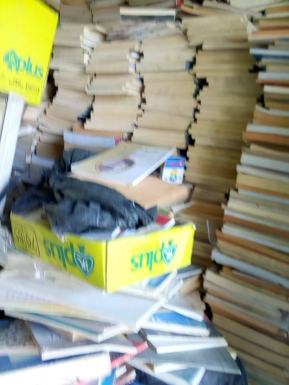 توجد لدينا تصفية مكتبة لبيع الكتب وكل ١٠٠كتاب بسعر ٦٠الف دينار مع التوصيل المجاني لجميع المحافظات***********
