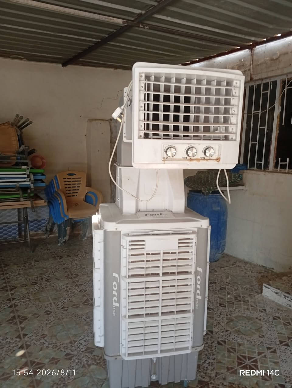 مبردات عدد 2 للبيع وتنور وميز طابقين حديد في الحله بابل*********** السعر 850 وبيهن مجال
