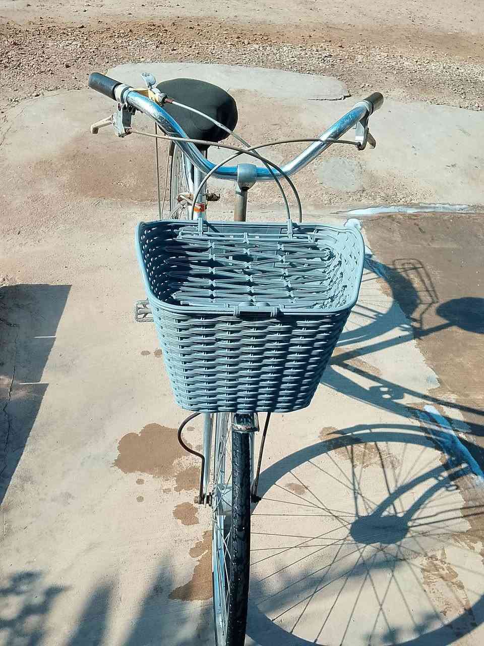باسكل حجم ٢٦ للبيع ياباني اصلي جديد مستعمل شي قليل مستعجل عل بعته للستفسار *********** مكاني بعقوبه تحرير
