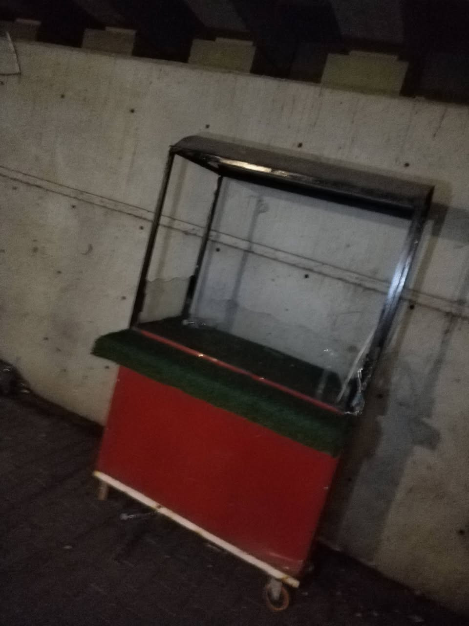عربانه للبيع ب ٢٢٥ وبيها مجال بسيط مكاني بغداد البياع بيها فتحه مال جدريه كامله سبب البيع الشغل عدي شغل وماعدي واحد يلزمها ال يريد هاذ الواتساب ***********
