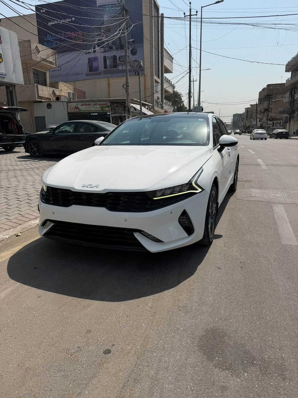 السلام عليكم
كي فايف 2023 خليجي 
الوكالة الدولية
رقم بغداد
فول مواصفات / بانوراما / حساس امامي خلفي / قطعتين تبريد / كراسي كهرباء / بصمة قفل وبصمة تشغيل  وباقي المواصفات المعروفة 
ماشية 45 الف كيلو
بيها صبغ ربع البنيد اثر طخه خفيفه بدون دواخل 
وبيها قطعتين بارد الجاملغ الخلفي والباب الخلفي عكس السايق 
السعر 180 وبيها مجال 
مكانها الاعظمية سبع ابكار 
للاستفسار ***********

