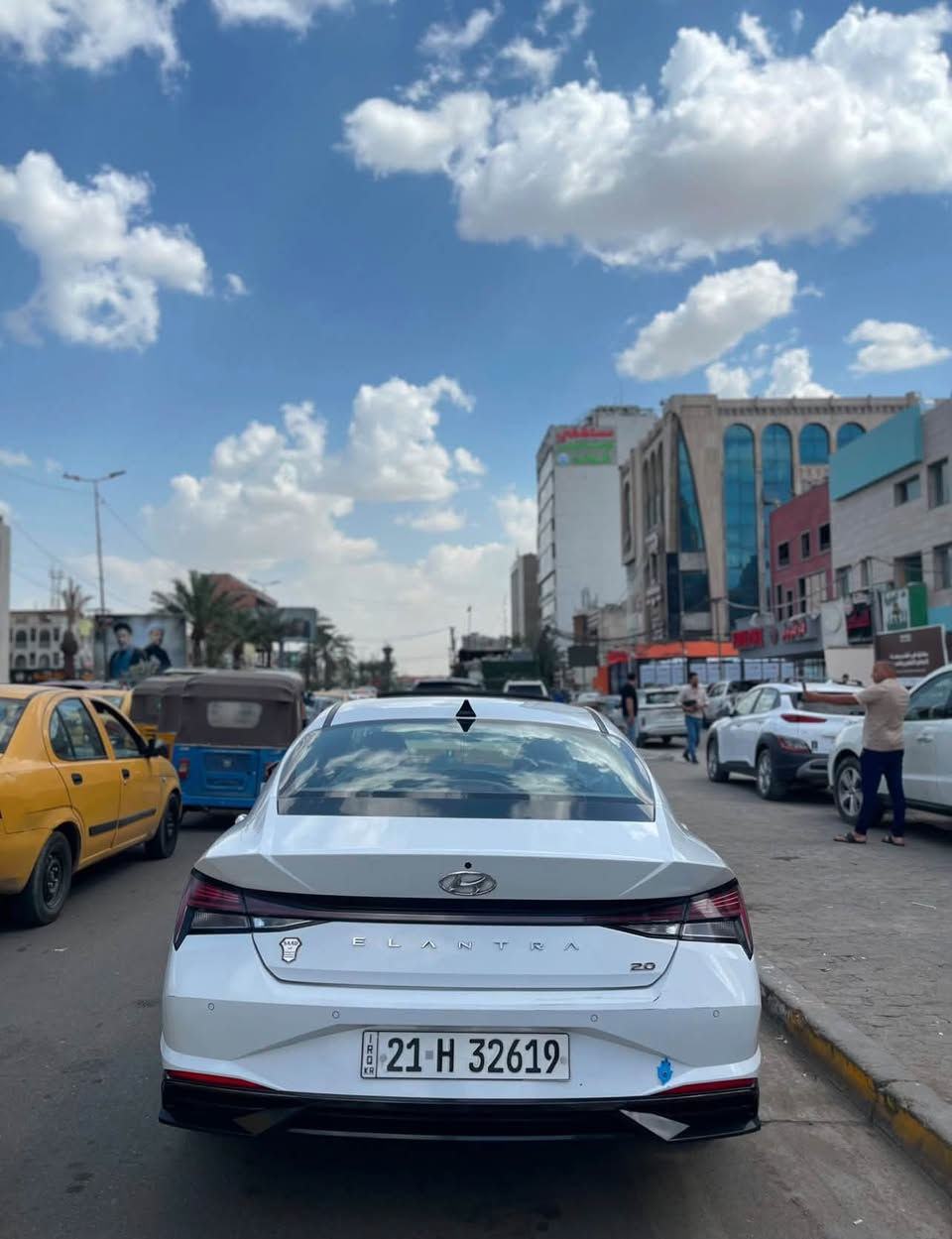 السلام عليكم الانترا خليجي 

موديل 2022 

محرك 2000 
 
فول مواصفات 1/1

كفاله عامه من البارد والصبغ

كير محرك مكفولات 

رقم اربيل بأسمي تحويل ثاني يوم

المسافه المقطوعه 90 كيلو

مكاني بغداد 

ممتواجد بالفيس 
 
*********** هاتف+واتساب 
خابر وبخدمتك
