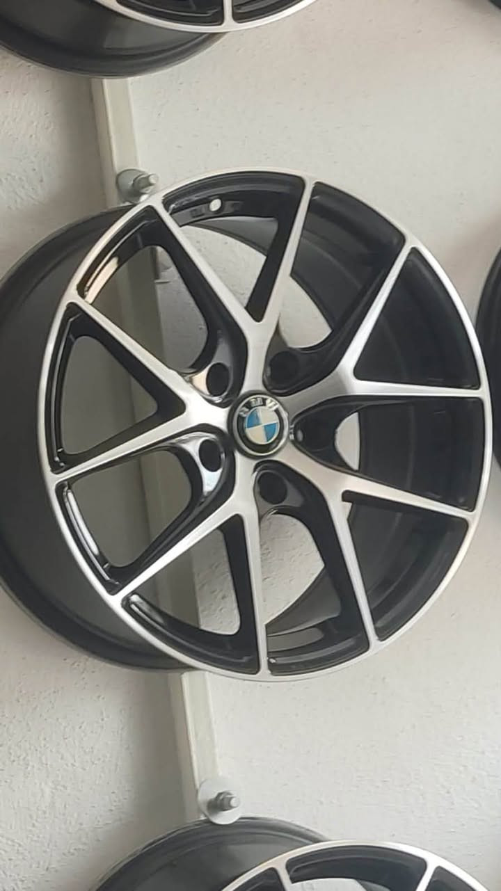 السلام عليكم يتوفر لدينا جميع ويلات BMW
2سايز 1سايز اصلي يوجد لدينا مراوس 
العنوان بغداد مجمع مشن شارع الزيوت النباتيه الاسطورة لتجارة الويل كب متواجدين ع جميع برامج التواصل الاچتماعي اي استفسار عندك احنا بل خدمه

***********
