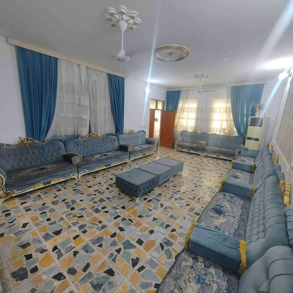 دار للبيع ..داموك الحقوقيين
خلف شارع الصيدلية مساحة 375م للاستفسار والتفاصيل الاتصال بالرقم *********** الحاج ابو اسعد
