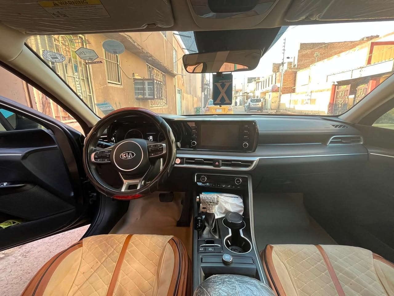 لبيع سيارة كيا كيف (Kia K5) موديل
2021 - وارد امريكي 

الموصفات

المحرك 1600
التشغيل :بصمه وتشغيل عن بعد 
وادارت شغاله (امامي وخلفي 

 الضرر والنظافة: 
جاملغ خلفي فقط 
السياره مكفوله كفاله عامه (ماعد الجاملغ الخلفي

الرقم والسعر:

 الرقم:اربيل 

• السعر: 145 ورقة (14,500$) وبيها مجال قليل

رقم صاحب السياره 
***********
