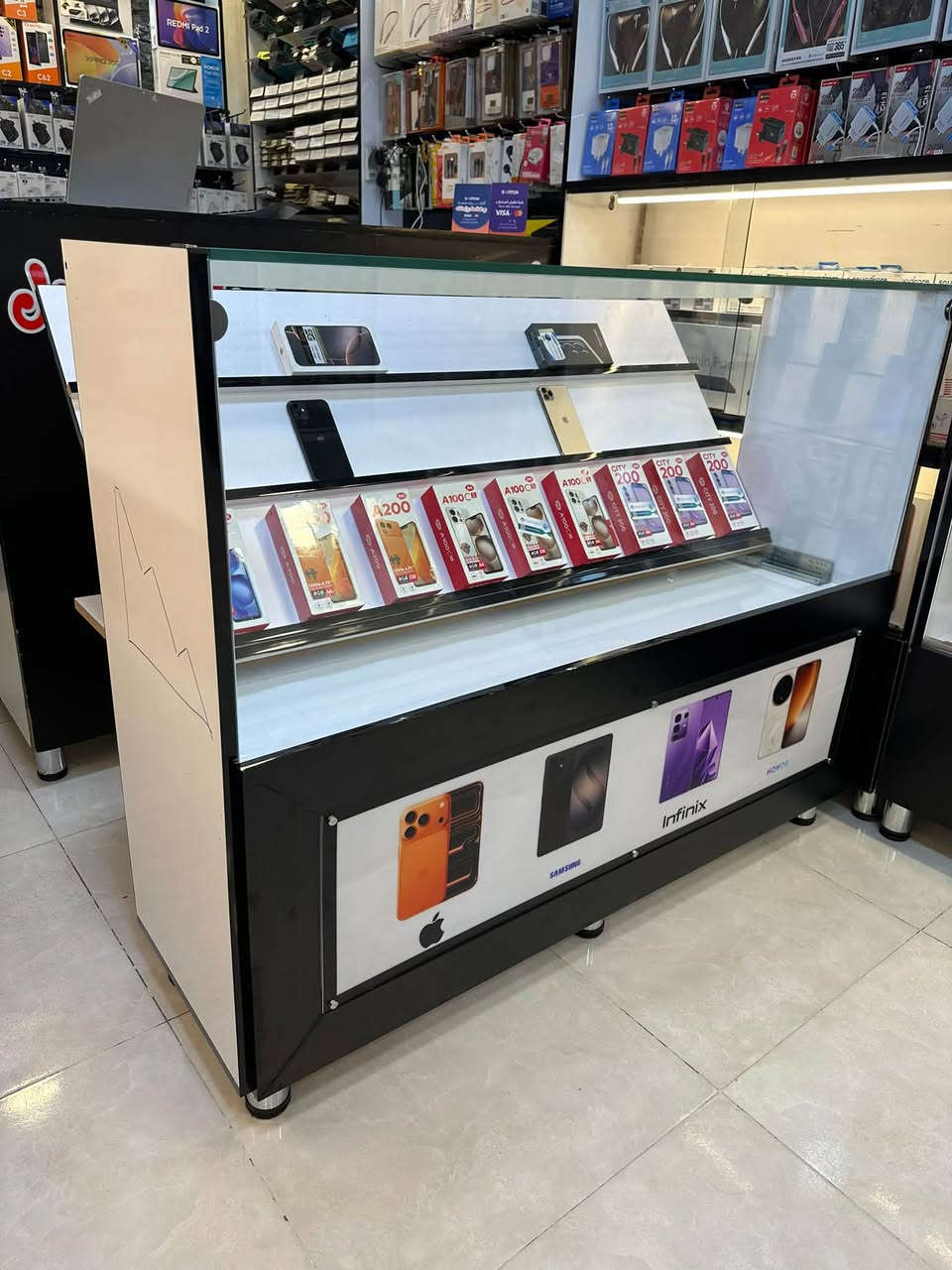 باترينا موبايلات سلايت متحرك عمق 40  ارتفاع 110 عرض 140 خشب تركي زجاج 10 ملم  السعر 175 الف العنوان بغداد الأمين الثانية ***********
