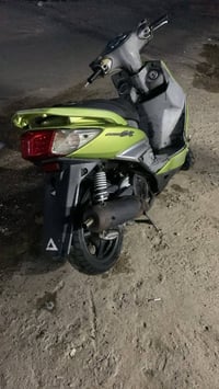 سكنس للبيع دراجه نضيفه برغي ممفتوح بيه مستعجل على بيعته ب750 وبيه مجال...