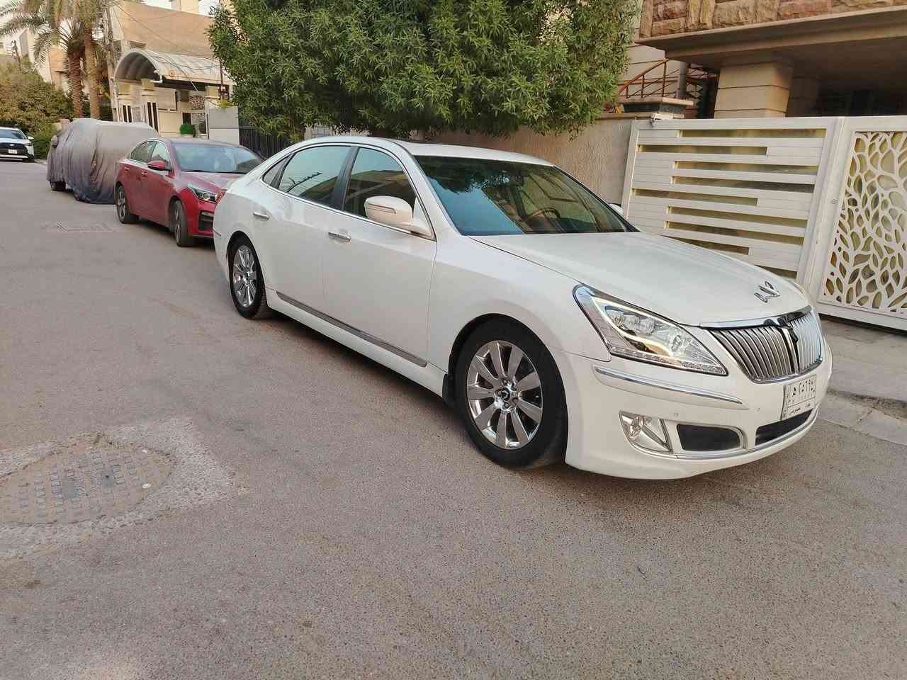 السلام عليكم
للبيع هونداي سنتينيال 2012 خليجي بدون حادث
بصمة
سلايد
٣ بردات كهرباء
حساسات امامي خلفي 
سستم صوت ١٢ سماعة صوت خرافي
ستيرن كهرباء
تدفئه ستيرن
جميع الكشنات كهرباء وتدفئة وتبريد
كشن السابق مساج
الابواب شفط
لايتات لد بلادي وعدسات دوارة مع الستيرن
 العالي والناصي والكشافات جميعها لد
المرايا الوسطية مع المري الجانبية تعتيم اوتو مع مري شفط
سيدي جنجر ٦ اقراص
ويل كب حجم ١٨ كروم بلادي
تبريد  ٣ قطع ثلج منظومة كاملة جديدة
صدر امامي خلفي جيد جدا
تحكمات الصوت والتبريد تكدر تتحكم بيها من المسند الخلفي
محرك ٦ سلندر 3800
كير ٨ نمر
والسيارة بيها الجاملغات الامامية
والابواب الامامية صبغ بدون حادث مشخطة ومصبوغة
وبيها سونار
مكانها بغداد السيدية
والسعر ١٠٥ وبيها مجال بسيط
***********
