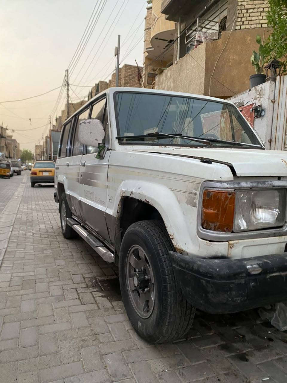 سلام عليكم تالوبر ازوزة للبيع موديل 91
رقمها واسط راعيها موجود تحويل ثاني يوم السعر 24 وبيها مجال بسيط بغداد العبيدي ***********

ملاحظة  السيارة بيها مكينة ونجي 6 بيها تبخير يعني اجفت
