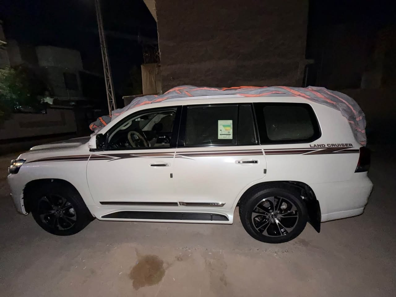 سلام عليكم لاندكروز 2021 بريم اصل ام الدفدي
السياره محرك 6v 

السياره كفاله عامه 

رقم بغداد ب اسمي تحويل ثاني يوم 

ماشيه 40الف حقيقي شرط الفحص 

للاستفسار ***********
السياره مغلفه ppf
