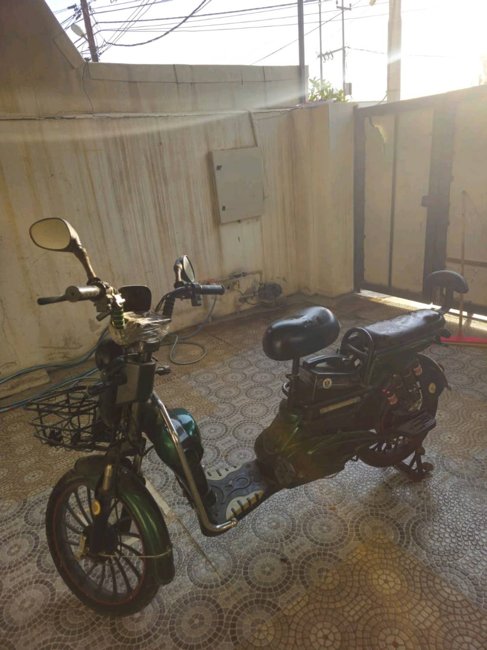 دراجه شحن فول مكفول  فقط بحاجه الى تبديل بطاريات  السعر المطلوب 175 وبيها مجال للطيبين