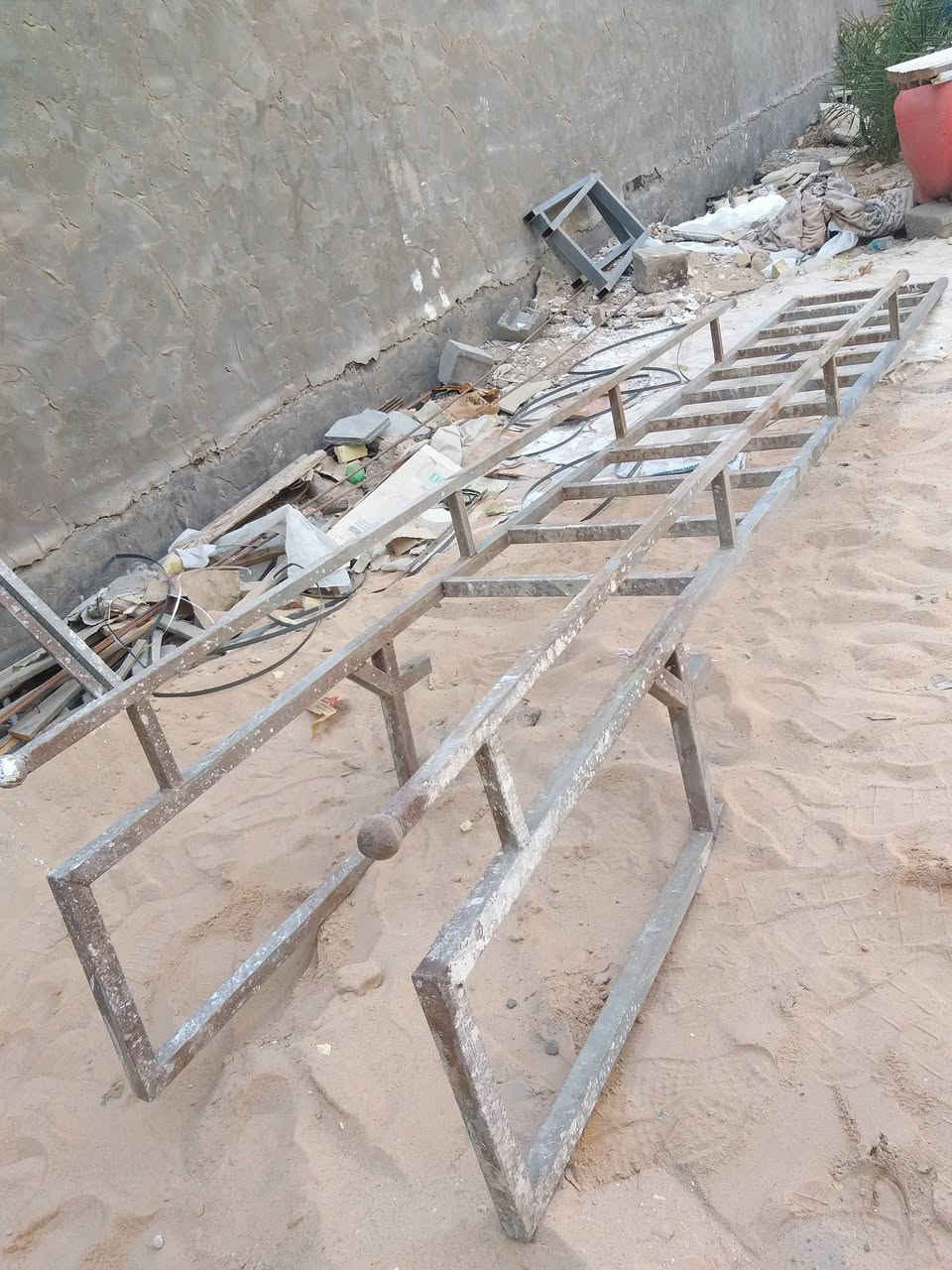 للبيع بصره ياسين خريبط
درج مع باب حديد وجهين بليت مع جرجوبه جنل شغل حديد ثقيل 
***********
درج ٢٥٠ ألف 
باب حديد  ٢٥٠ الف
