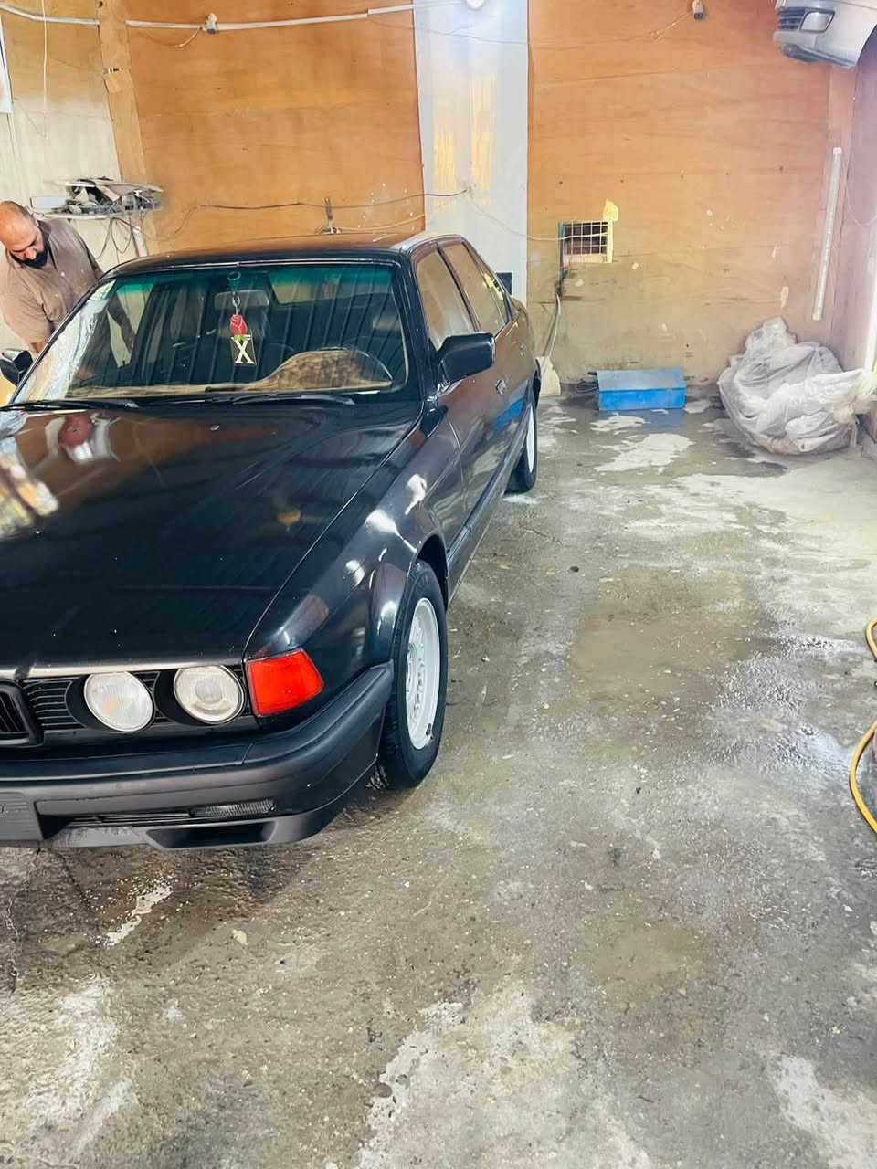 السلام عليكم BMW 1993 السيارة جاهزه ومكفوله مكينه گير مال حاويه شادهن جدد صبغة جديده تبريد ثلج مداور ثاني يوم السياره مابيها اي نقص كهربائيات كلهن شغالات مكاني بلحله بيع مستعجل 55 وبيها مجال للتواصل واتساب او اتصال ***********
