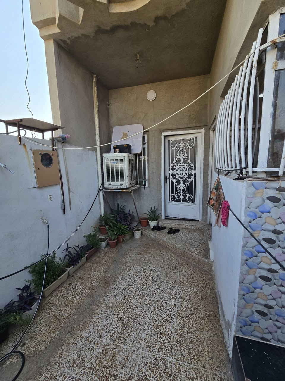 للبيع دار في حي السماح الثانيه
خلف سايدين ٣٠ بضبط 
اتجاه شروق بناء 2018
السعر 65 مليون
سند ملك صرف طابو سكني 
مساحة 100م واجهة 5
يتكون الدار من كراج ومطبخ واستقبال وهول وصحيات وغرفة نوم وبيتونه 
مكتب بركة الضياء للعقارات 
***********
***********
الموصل أيسر حي السماح
