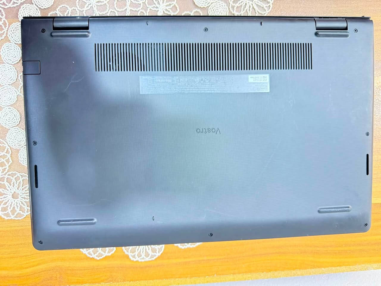 لابتوب Dell Vostro 3520 (جيل 12) بحالة الخارق - لقطة لا تعوض! 🔥💻
إذا كنت تبحث عن جهاز سريع، قوي، ومعالج حديث يخدمك لسنوات طويلة، هذا اللابتوب هو الخيار المثالي.
📌 المواصفات الأساسية:
 * المعالج (CPU): Intel Core i7-1255U (الجيل الثاني عشر القوي، 12 نواة لأداء سريع جداً بدون أي تعليق).
 * الذاكرة العشوائية (RAM): 8 جيجابايت (قابلة للتوسعة لأداء أسرع).
 * نظام التشغيل: Windows 11 Pro أصلي ومحدث.
 * البطارية: بحالة ممتازة جداً (فل ونظيفة 100% ولا نقطة هبوط، تعيش معك لفترة طويلة).
🎯 الجهاز مناسب جداً لمن؟
 * الطلاب الجامعيين والدراسات العليا: ممتاز جداً لفتح أبحاث كثيرة، برامج جامعية ثقيلة، تصفح، وتطبيقات الدراسة أونلاين بسلاسة تامة.
 * المهندسين والمصممين (المبتدئين والمتوسطين): معالج i7 جيل 12 يقدم أداءً عالياً لتشغيل برامج التصميم والهندسة مثل الأوتوكاد (AutoCAD) وغيرها.
 * الأعمال الإدارية والمكاتب: سرعة فائقة في إنجاز المهام، المحاسبة، وبرامج الأوفيس المتقدمة.
 * الاستخدام اليومي الثقيل: مشاهدة أفلام بدقة عالية جداً، وإدارة أعمال متعددة في نفس الوقت دون أي بطء.
💡 الجهاز جاهز للاستخدام الفوري، نظيف جداً وخالي من أي عيوب. قيم نضافته 
📞 للتواصل والاستفسار : [***********]
