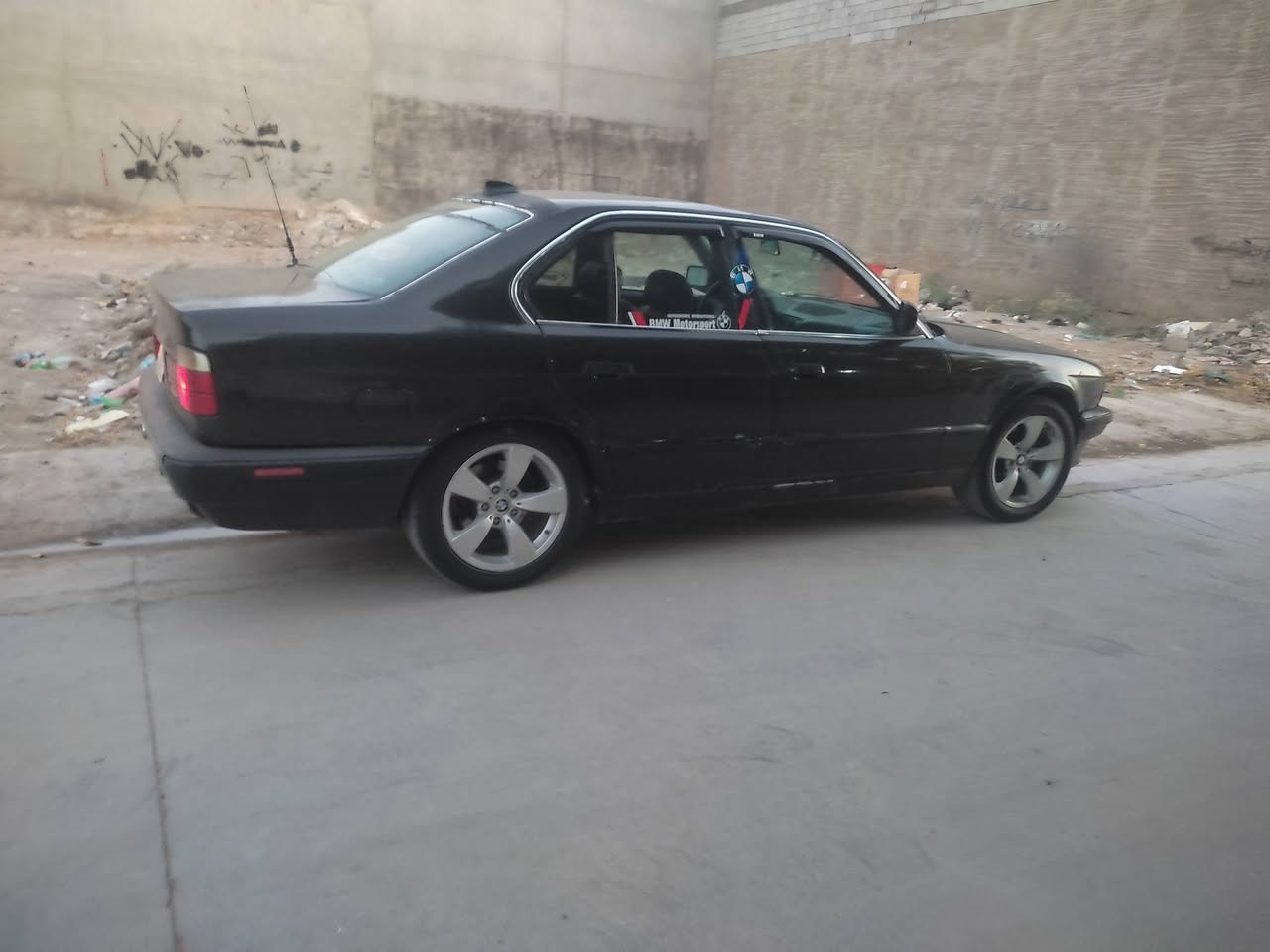 السلام عليكم.. BMW موديل 1991حجم 525 كير عادي تخم تاير جديد كهربائيات شغاله كلها محرك وكير وصدر بشرط مكان السياره كركوك تبريد شغال سنويه مشروع وطني لغاية 2030 شرط التحويل بطاقه بانزين موجوده بيها سياره مال بيت سعرها 33 ورقه يرهم مراوس حسب القناعه ***********
