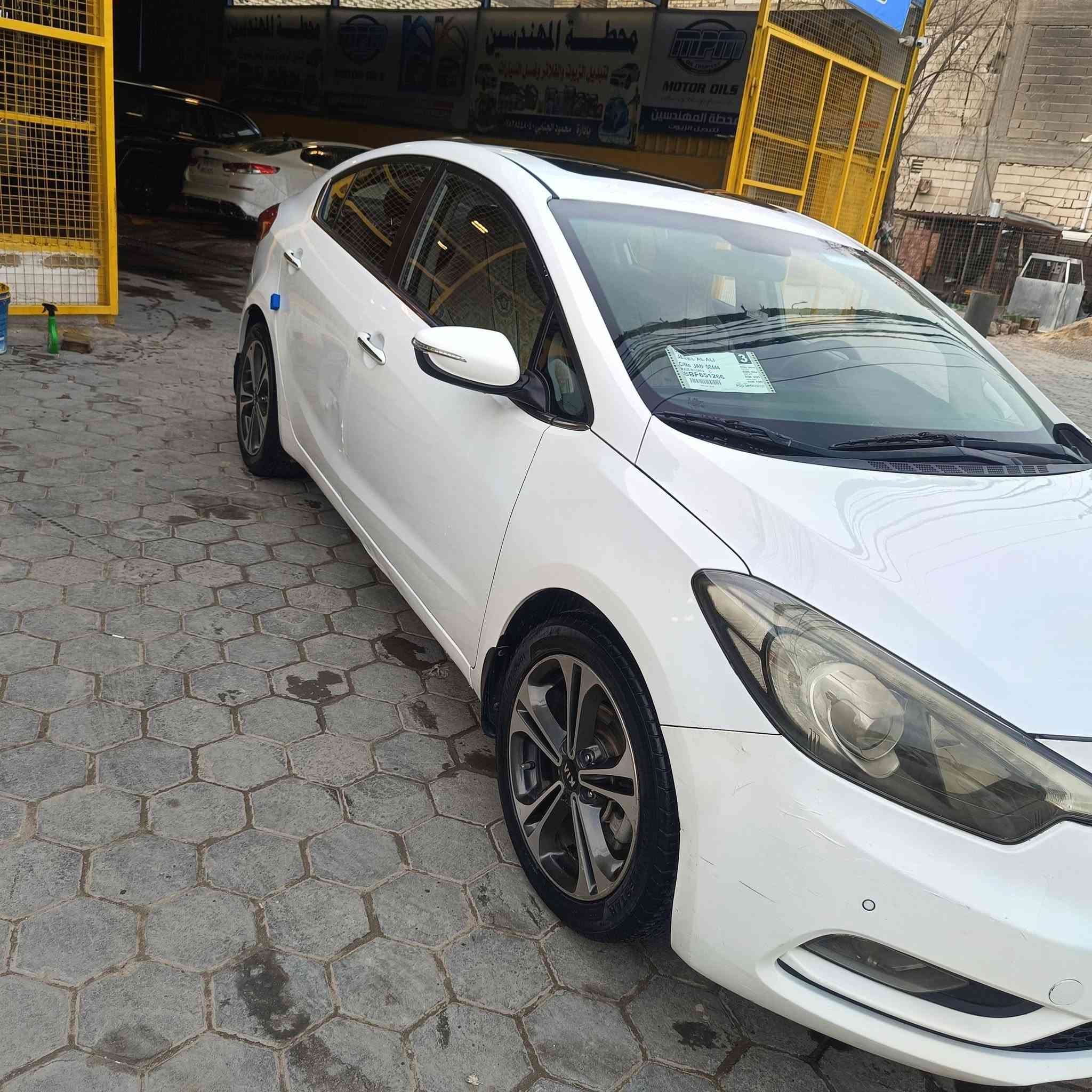 سيراتو 14
خليجي فتحه تحكمات مري شفط حساس امامي خلفي مكينه 1600 ويل كب اشاير بالمري لاقطه تبريد قطعتين مثبت سرعه شفتات  
بيها بارد باب خلفي للاستفسار ***********
