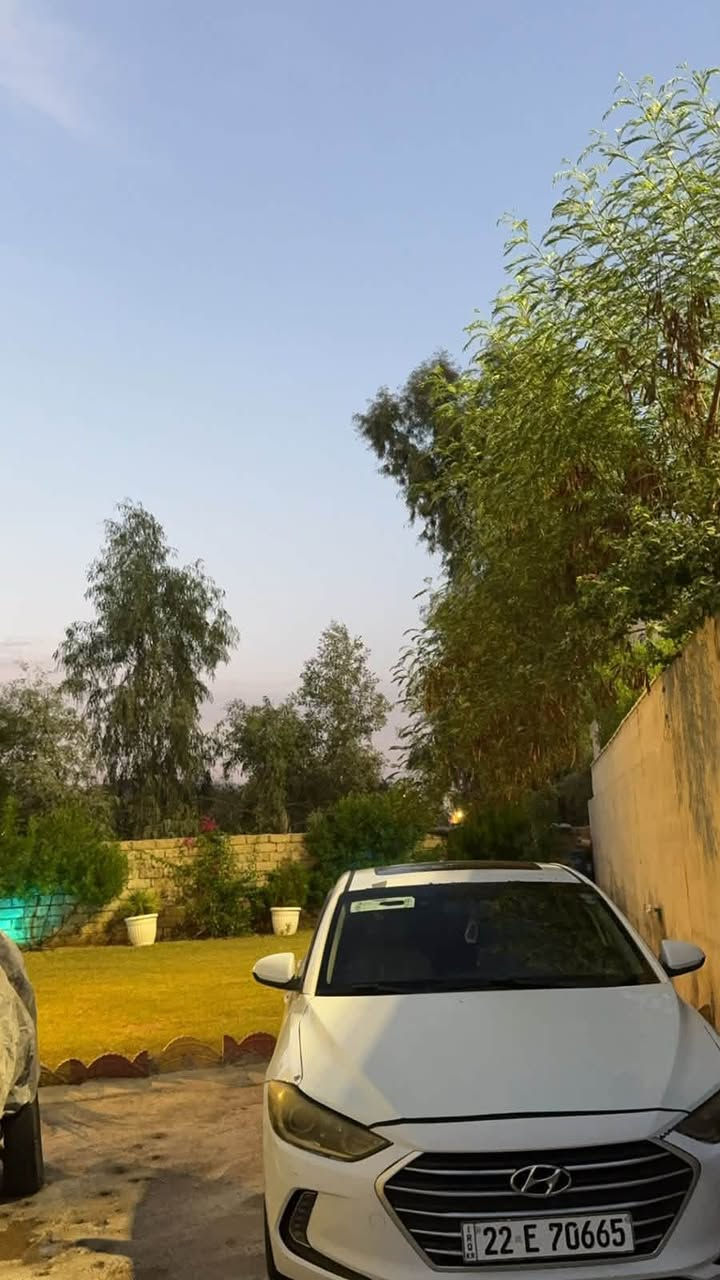 كشنات تدفئة
يدات ترحيب 

صندوق ذكي 

تنته 

بصمه 

ماشية 120 ميل

طخم جديد 

محرك معمر قبل شهرين 

لايتات زينول 

سنويه جديدة 

السيارة باسمي تحويل وكاله

ضررها بوند وجملغ وباب مبدل يمكن

وبيها شويه تقشيط ب سقف وبجاملغ الامامي شويه ٤ اصابع

تواير جدد
السعر 111

***********

نص مكتوب في الصور:
- خليل ابو الجاي
- الموصل, Iraq