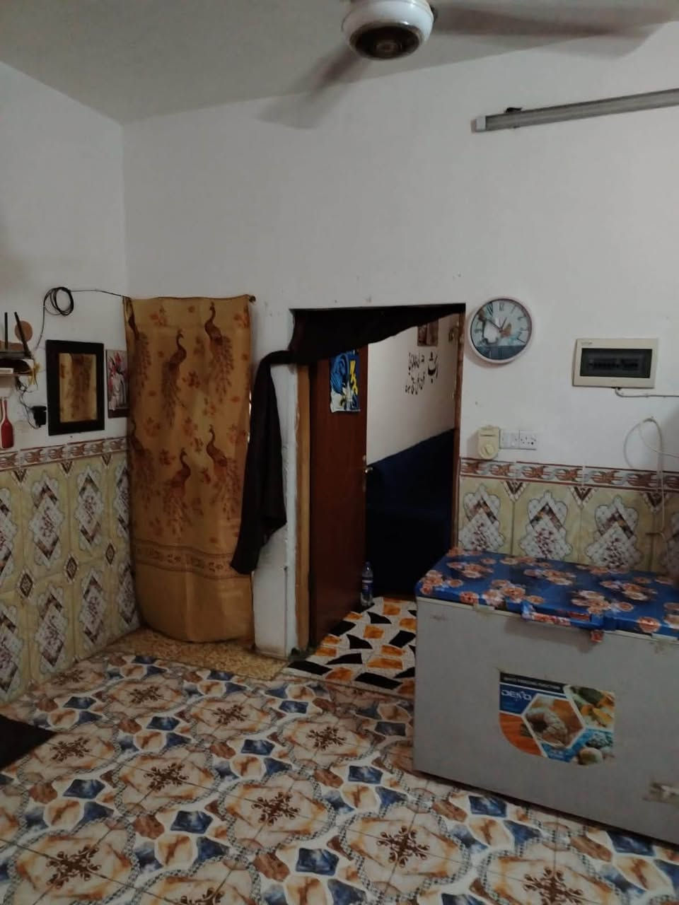 السلام عليكم بيت للبيع إصلاح زراعي سند 35 مكانه المحموديه قريه المعامره يحتوي ع صاله مطبخ استقبال والقاط الثاني غرفه وصحيات خطين مي خطين كهرباء مساحته حوالي 150 واجهيه 8 تبليط كهرباء مي بيه ورقه بالبلديه قصاصه سعره 60 وبي مجال بسيط *********** 
***********
