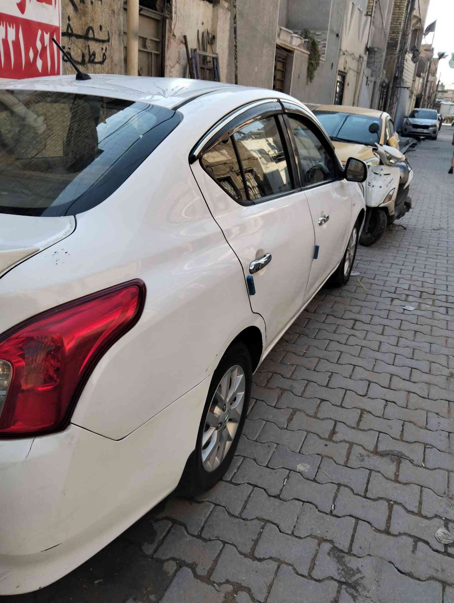 سني هندي 19 محرك كير تبريد كله بلادي  بيه صبغ بابين وبارد قليل ويل كب بلادي داخل نضيف  رقم بغداد بسمي  سعر 92  لتواصل ***********
