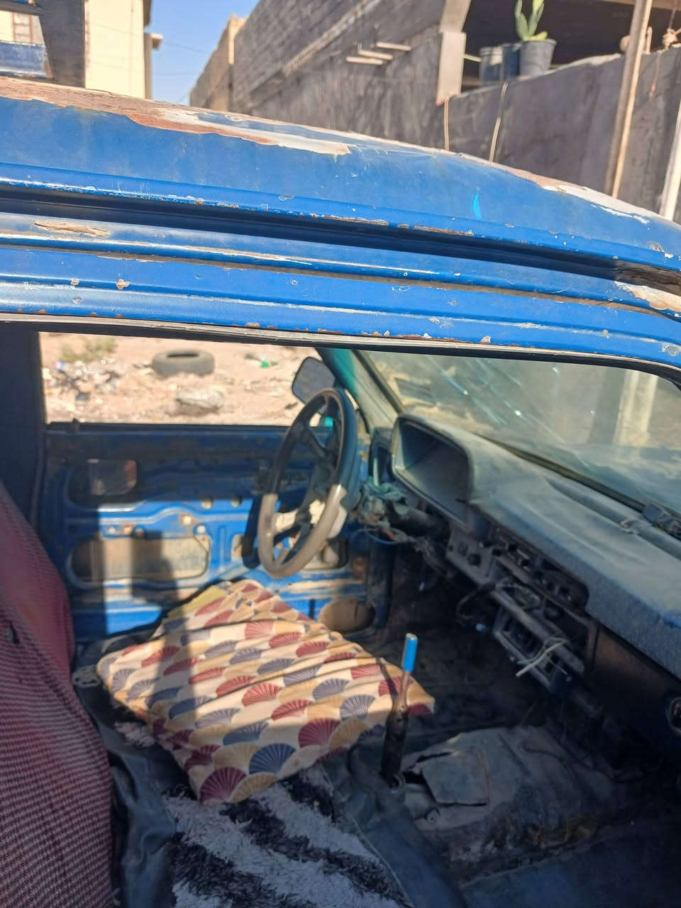 السلام عليكم بكم موديل 82 مال شغل كوم حديد جير محرك تقوم تاير جواها سياره شغاله مراوس بريجو لو فتون لو بيع 17سعر بيها مجال فكان بغداد *********** واتساب
