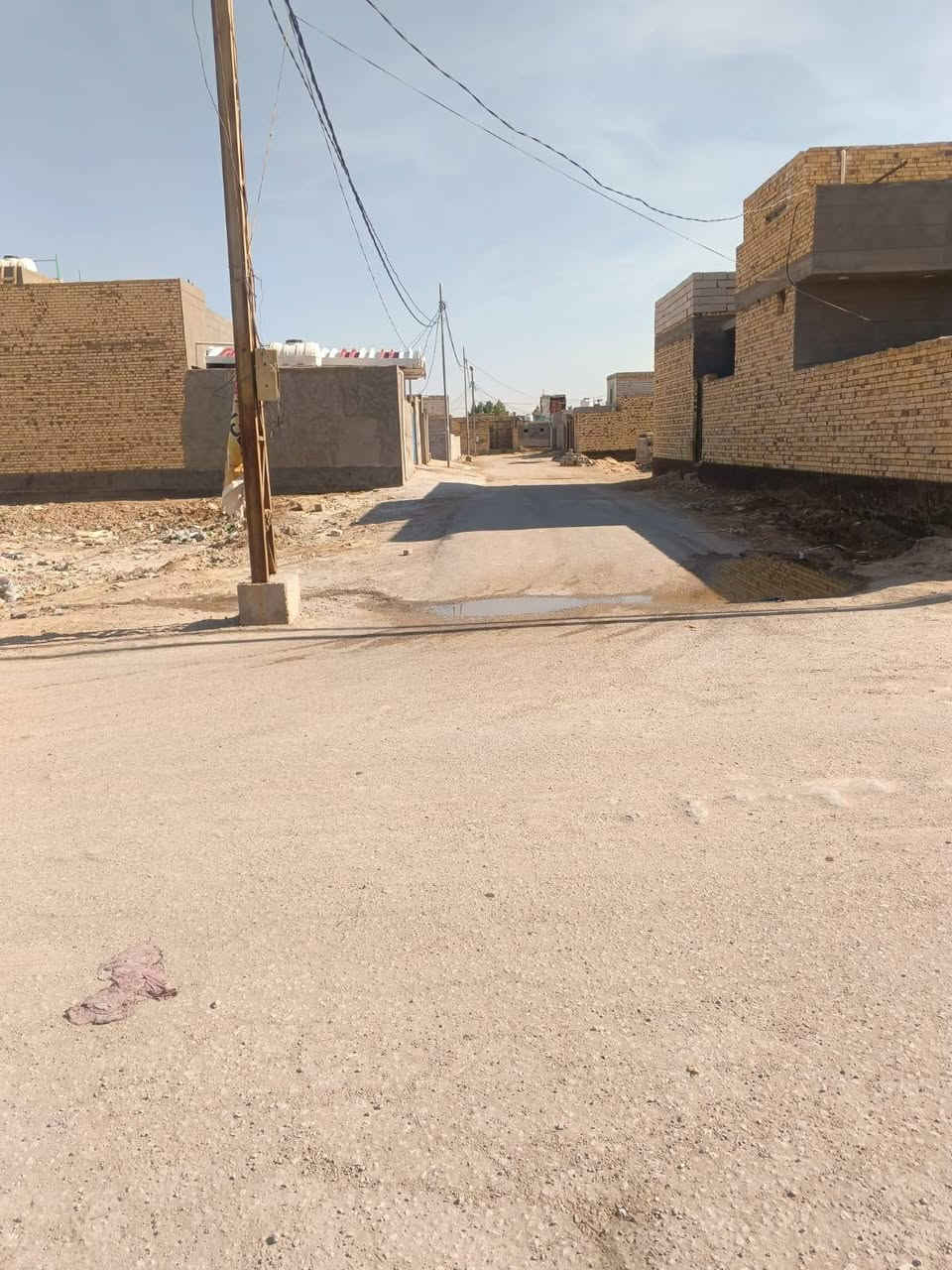 السلام عليكم يا رزاق ارزقنا قطعه 300 متر وركن على ثلاث شوارع للبيع حي الزيتون منطقه سي كافه الخدمات بيع مستعجل وجهيه 21 ونزال 14 السعر 18 وبيها مجال بيع مستعجل سنه 25 باسم المشتري داور العنوان ديوانيه ***********
