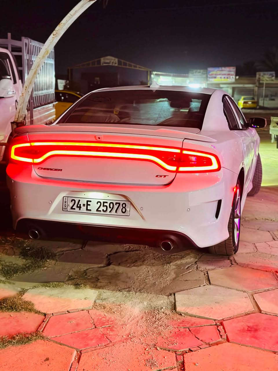 سلام عليكم 
دوج چارجر 
موديل : 2022 
فئــــــه : GT 
حجم المحرك : 3600cc 
عداد المسافه : 81.000mi 
‏ Axel back - دفع خلفي
مواصفات : مواصفات اعتيادية 
الضرر : كفاله السياره - وارد كندي 
رقم دهوك بأسمي 
للاستفسار 
رقم الهاتف : ***********
الواتســاب : ***********
