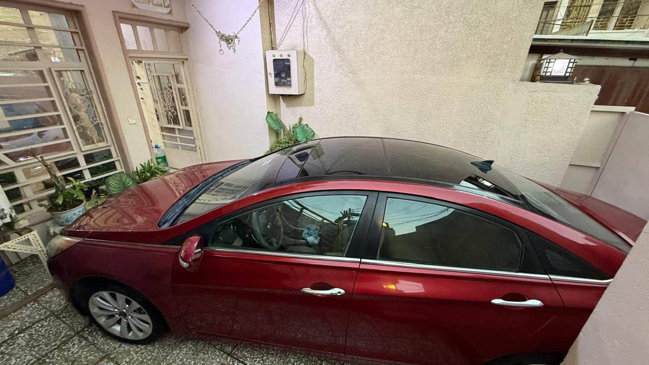 (مكلف بالنشر)
سوناتا ٢٠١٢ وارد امريكي رقم بغداد
محرك ٢٠٠٠ تيربو
حادثهه بالتاير الخلفي جهت السايق
بيها صبغ بالجاملغ الخلفي
فول اوبشن 
كشنات جلد بانوراما سستم سماعات صوت انفنتي للاستفسار  *********** احمد بغداد, العراق
