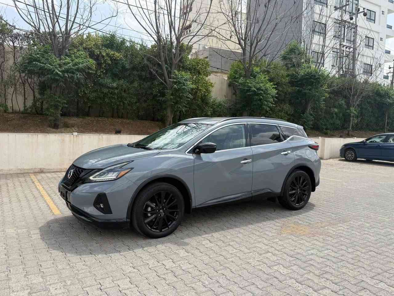 يارة : -NISSAN MURANO SV AWD MIDNIGHT 
مودیل: ٢٠٢٣
ماشية:- 40 الف
محرك:- ٦ سلند  ٣.٥ 
مواصفات :-SV midnight 4x4
حادث : بس واحد جاملغ شویە pdr  بدون دواخل
ايرباك ١٠٠/١٠٠ سليمة
ملاحظة :  رقم شاصي صور حادث منشور  
سعر :- ١٥٢٠٠$

5N1AZ2BS7PC119074
مكان سيارة : اربيل 
تفاصيل اكثر الاتصال علی ارقام التاليه 

كورك : ***********
اسيا : ***********
