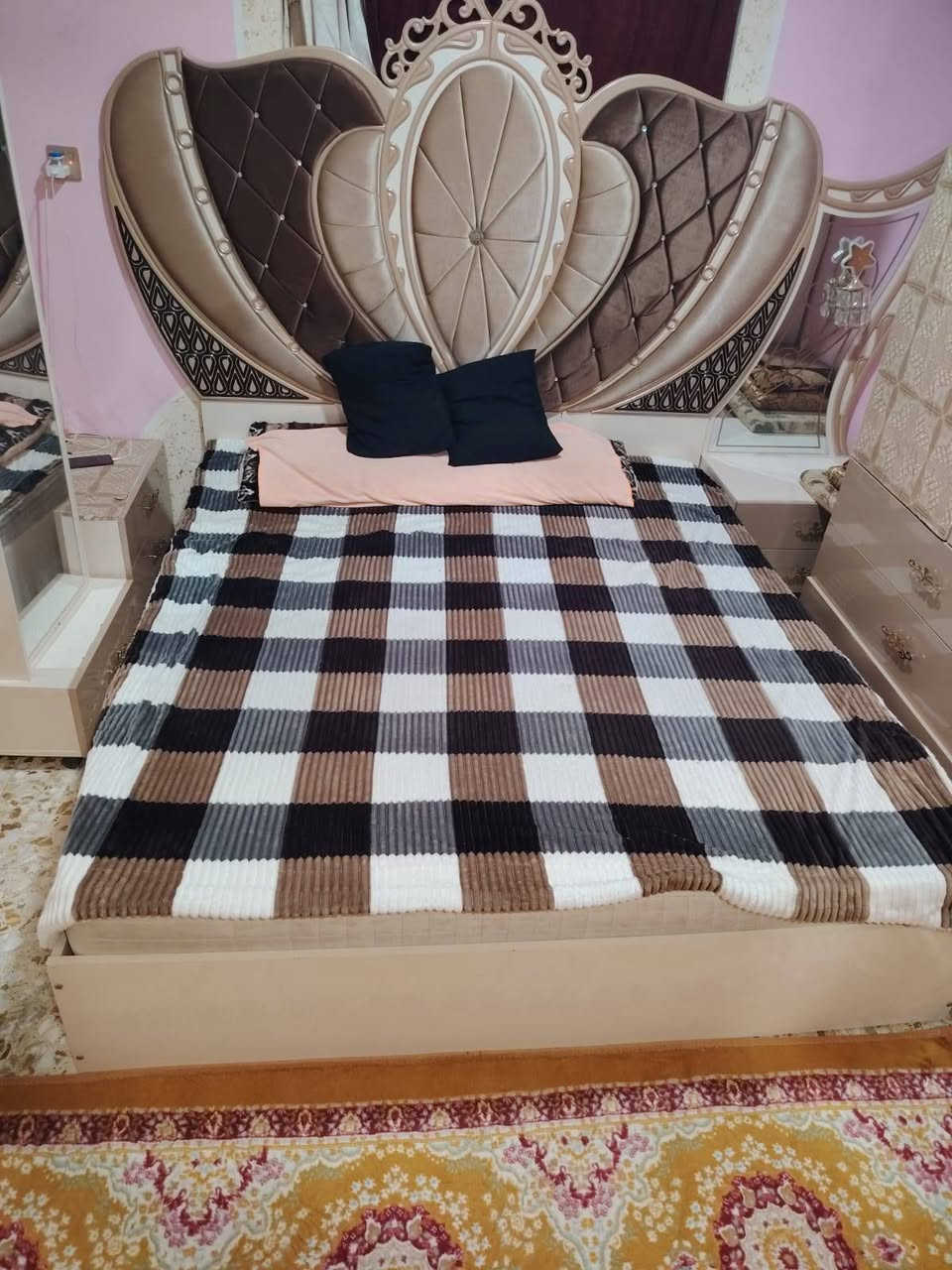 غرفه للبيع 200وبيه مجال***********
