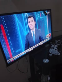 شاشة ٣٢ بوصة • شغال