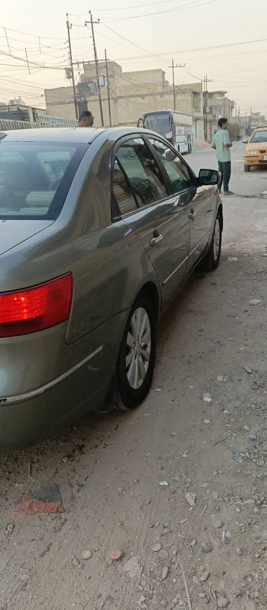 سلام عليكم  سونتا موديل9فول مواصفات لمتد كشن كهربائي تبريد ثلج 🥶 6سلندر 3و 300 محرك كير خير من الله   سياره لاتنقيص ولاتبخير   نصبتهه حلوه حادث سياره بنيد مبدل وموصبوغه حزام لجمالبه فقط سونار وين ميعجبك   ترايهه وين ميعجبك  رقم بغداد انكليزي ب اسمي تحويل ثاني يوم منضومه زنون اصليه   تخم تاير جديد  ويل 17  سياره نصبتهه حلوه  مكان سياره بغداد  الهاتف 
*********** السعر 95 بيهه مجال بسيط لشراي فقط
